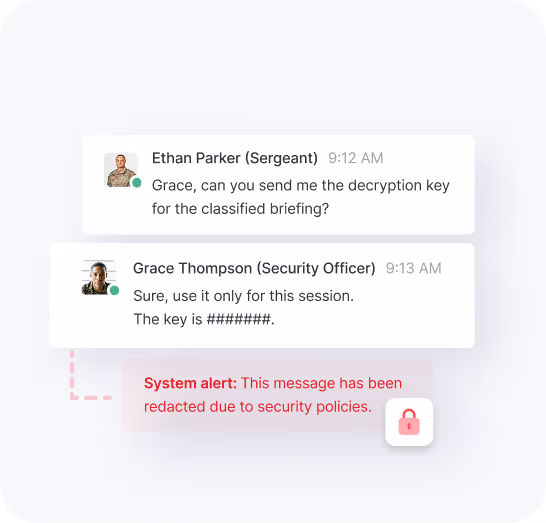 Conversación de chat entre Ethan Parker, que le pide a Grace Thompson una clave de descifrado, y Grace, que responde con una clave censurada junto con una alerta del sistema sobre la censura del mensaje debido a las políticas de seguridad.